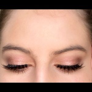 Lashes, eyeshadow